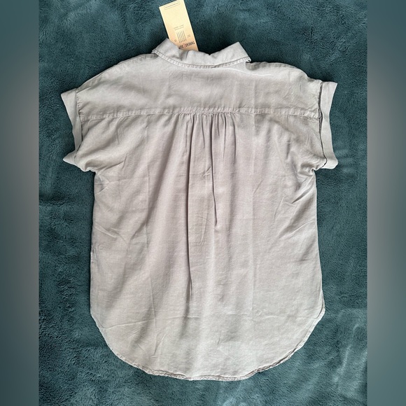 NWT Tread & Supply Short Sleeve - Picture 2 of 3